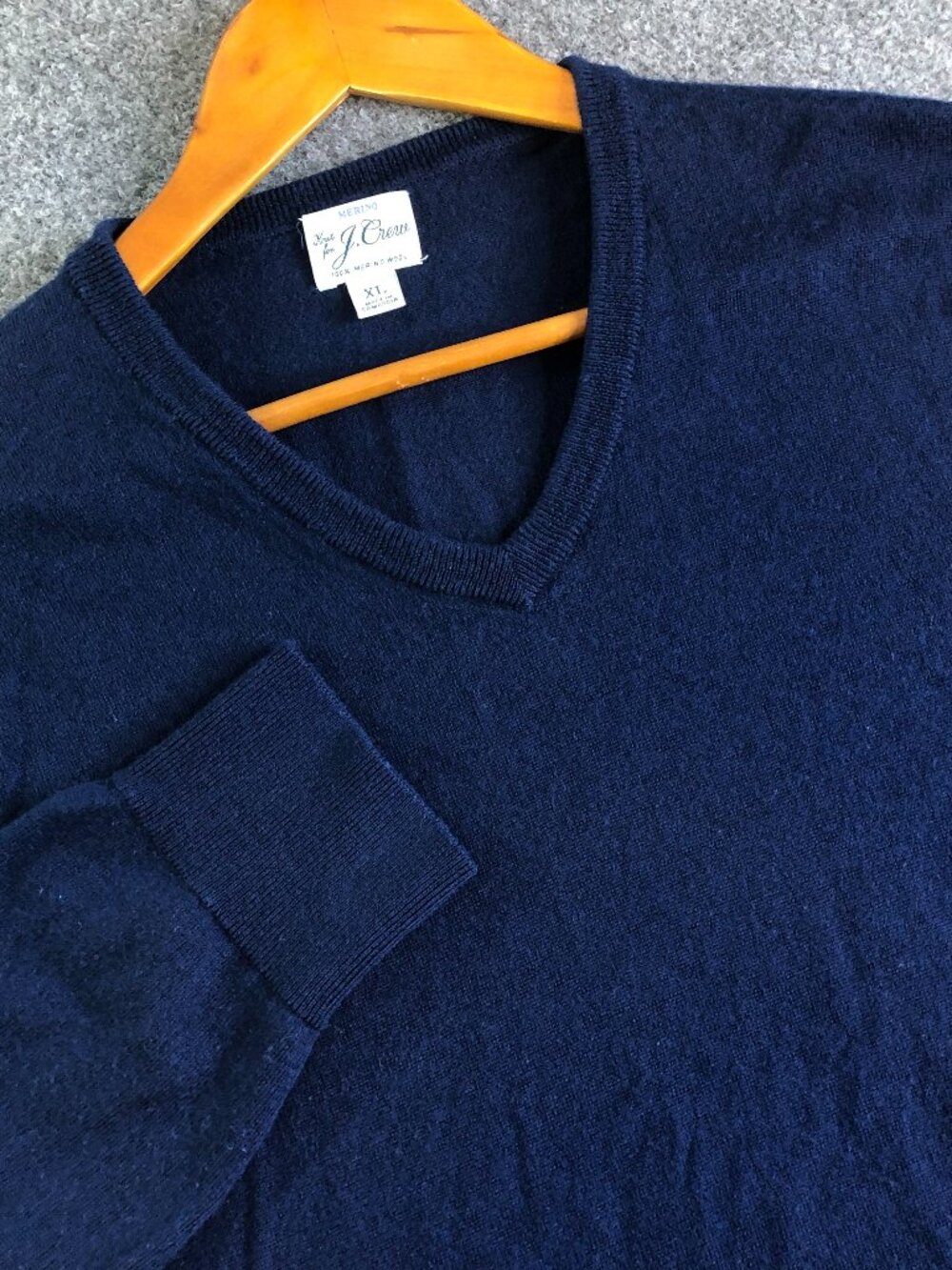 J Crew Sweater Mens XL Blue 100% Merino Wool V-Neck Minimalist Lightweight
